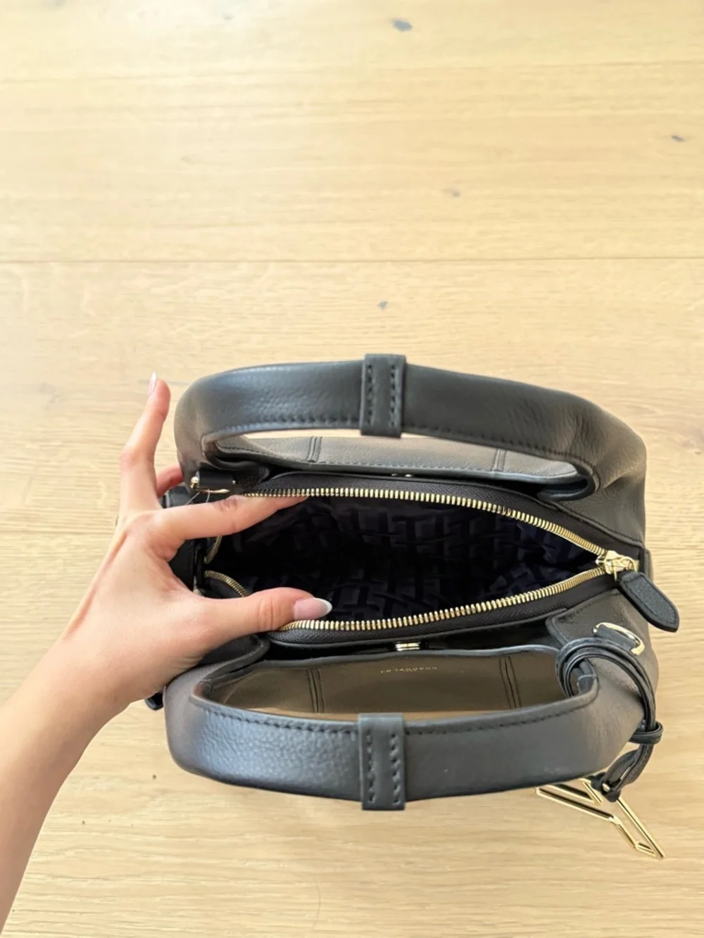 Juliette small handbag in grained leather - Picture 5 of 6